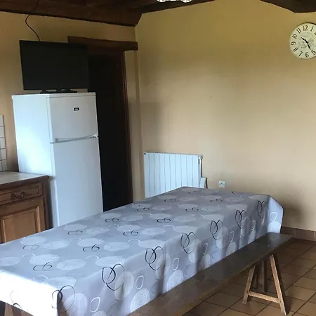 Maison De Plain-pied Avec Jeux, Coin Pêche Et Musée Du Vélo à Proximité - Fr-1-410-136